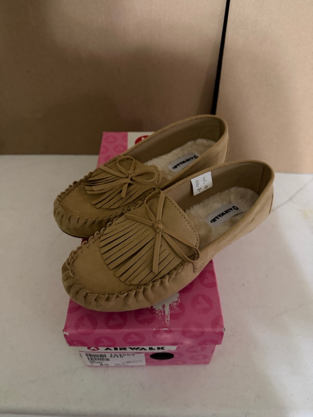 Airwalk Tan Fringe Moccasin Slippers